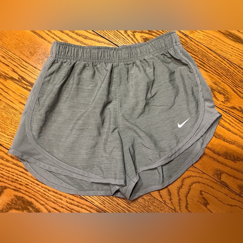 Nike Women's Dri Fit Gray Athletic Running Shorts sz Small